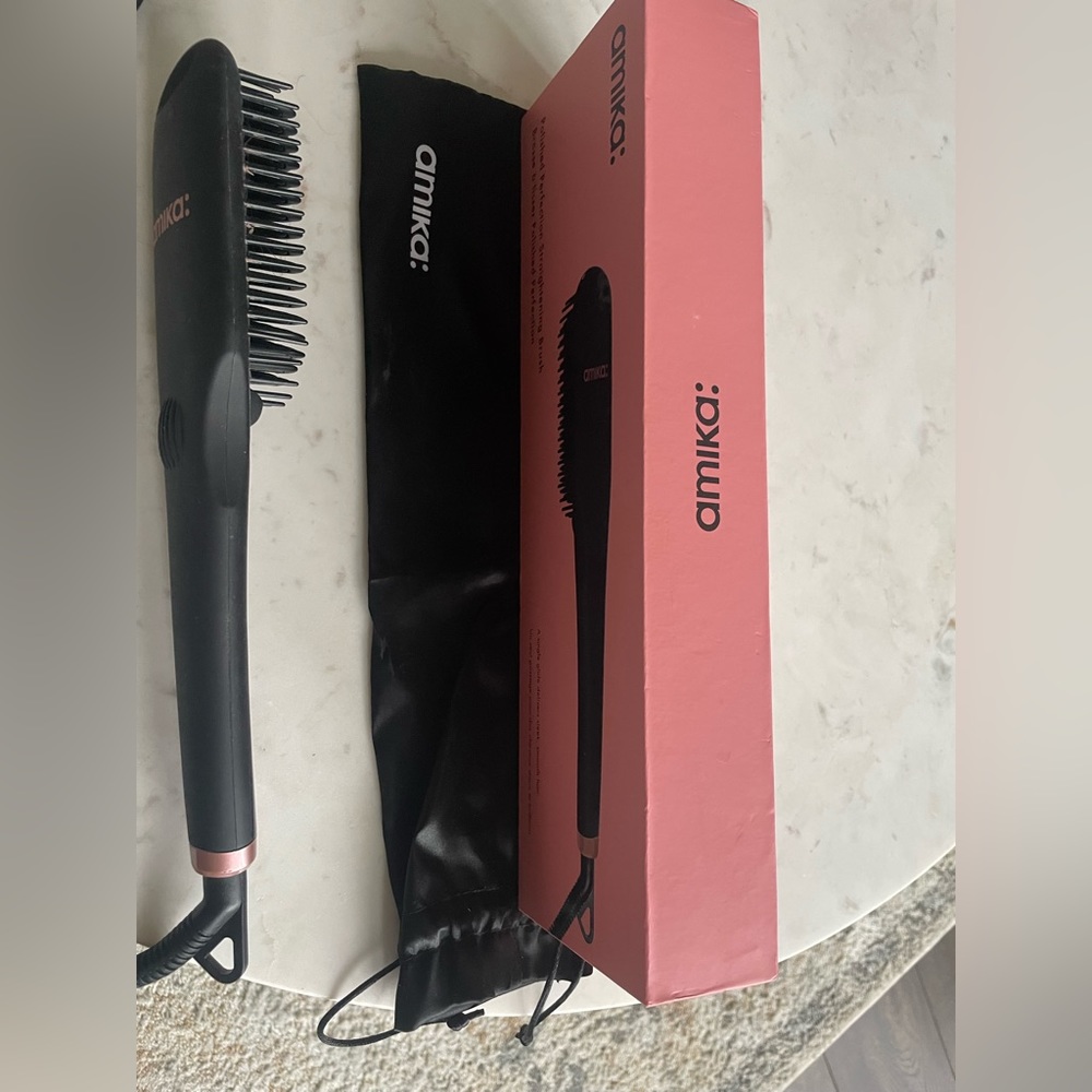 Amika Straightening Brush